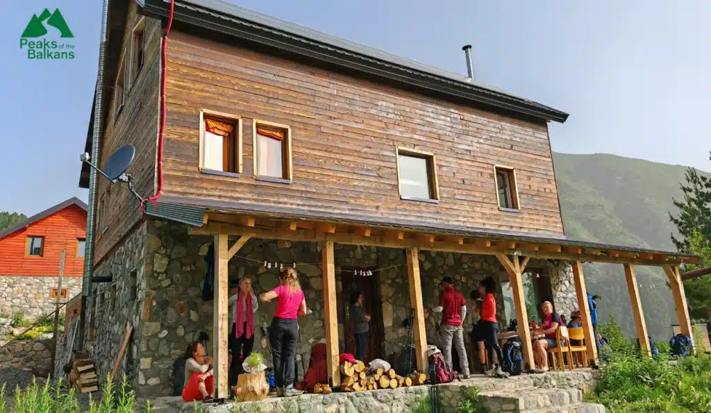 Gacafer, Albanië: Waar drie landen elkaar ontmoeten in de bergen